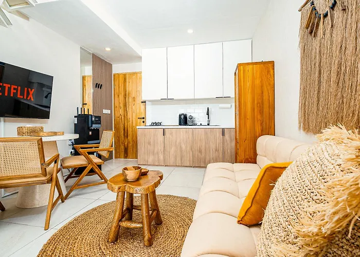 别墅 Aesthetic 1br Mezzanine Casa Vanille With Private Pool Near -bali 乌鲁瓦图