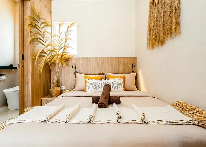 Aesthetic 1br Mezzanine Casa Vanille With Private Pool Near -bali 别墅